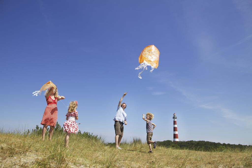 Sier Aan Zee Hostel Холум Екстериор снимка