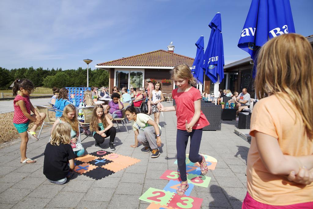 Sier Aan Zee Hostel Холум Екстериор снимка