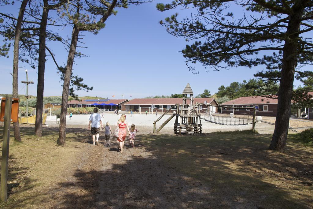 Sier Aan Zee Hostel Холум Екстериор снимка